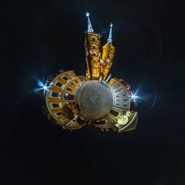 Wroclaw, Polonya - Ekim 2018: Gece Küçük Gezegeni. Wroclaw, Polonya 'daki antik ortaçağ şehrinde küresel 360 panorama manzarası