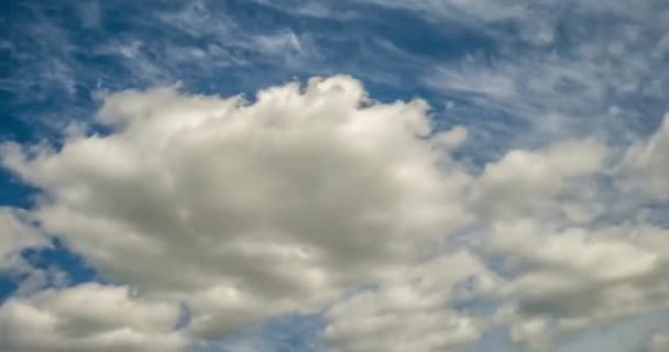 Time Lapse Clip Several Fluffy Curly Rolling Cloud Layers Windy — Stock Video