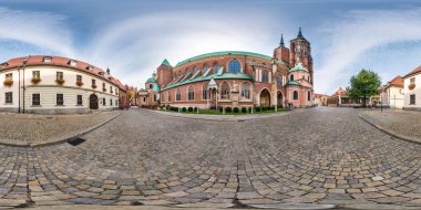 Wroclaw, Polonya - Eylül, 2018: tam sorunsuz küresel panorama 360 derece Kulesi Gotik Katedrali 360 panoramik equirectangular projeksiyon, Ar Vr içeriği ile Ostrow Tumski ilçe