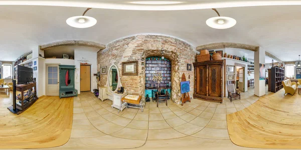 Grodno, Beyaz Rusya - Mayıs, 2018: Equirectangular projeksiyon, Vr içerik loft daire giriş salonunun vintage biedermeier iç tam küresel dikişsiz hdri panorama 360 derece açı görünümü