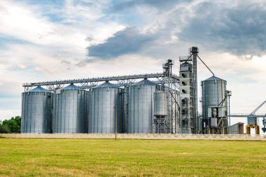 Tarımsal ürünlerin, un, tahıl ve tahıl ile güzel bulutların temizlenmesi ve saklanması için işleme ve Silolar için tarımsal işleme tesisi