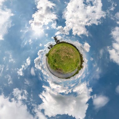 Küresel panoramayı küçük gezegen dönüşümü 360 derece. 