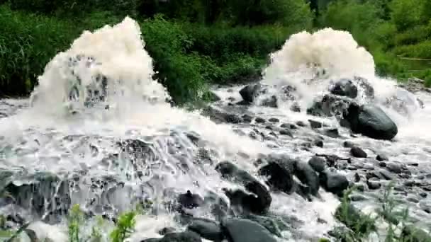 Zona Mezcla Descarga Aguas Residuales Urbanas Contaminación Del Río Vertederos — Vídeos de Stock