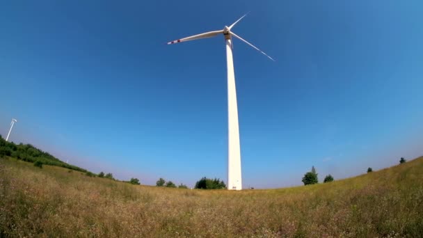 Pomalu Otáčející Čepele Vrtule Větrným Mlýnem Výroba Větrných Elektráren Čistá — Stock video