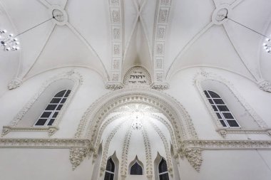 Grodno, Belarus-Temmuz 2019: büyük bir koro Yahudi Sinagogu iç eklektik unsurlar