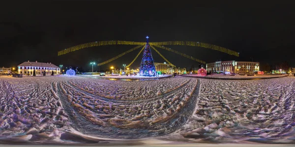 GRODNO, BELARUS - DECEMBER 2018: Full seamless night hdri panorama 360 degrees angle view on night Square with Christmas tree on new Year in equirectangular projection, ready for VR AR virtual reality — Stock Photo, Image