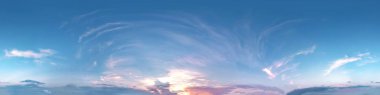 Pürüzsüz mavi gökyüzü hdri panorama 360 derecelik açı açısı ve 3 boyutlu grafiklerde gökyüzü kubbesi olarak kullanılacak güzel bulutlar veya drone görüntüsünü düzenle