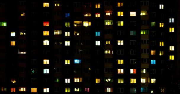 Panorama Nocturno Lapso Tiempo Luz Ventanas Edificios Varios Pisos Vida — Vídeo de stock