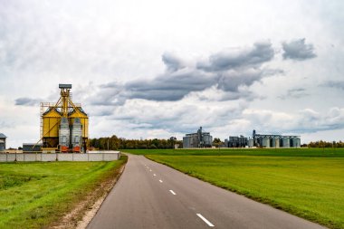 Tarımsal ürünlerin, un, tahıl ve tahıl ile güzel bulutların temizlenmesi ve saklanması için işleme ve Silolar için tarımsal işleme tesisi