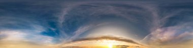 Pürüzsüz mavi gökyüzü hdri panorama 360 derecelik açı açısı ve 3 boyutlu grafiklerde gökyüzü kubbesi olarak kullanılacak güzel bulutlar veya drone görüntüsünü düzenle