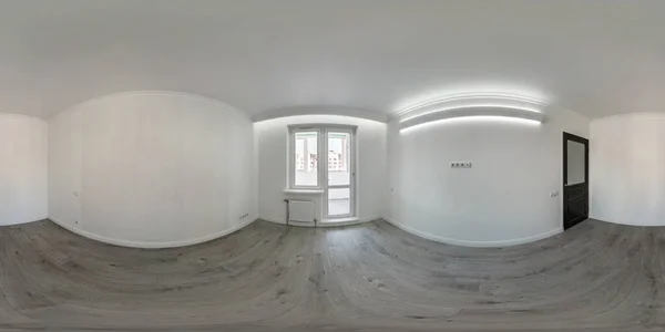 Üres fehér szoba bútorok nélkül. teljes zökkenőmentes gömb alakú hdri panoráma 360 fok a belső szobában, modern apartmanokban, négyszögletes kivetítéssel — Stock Fotó