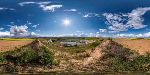 Hdri Panorama 360 채석장 근처에 채굴을 날맑은 하늘에 — 스톡 사진