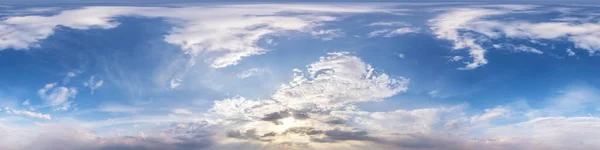 Dunkelblauer Himmel Vor Sonnenuntergang Mit Schönen Wolken Nahtlose Hdri Panorama — Stockfoto