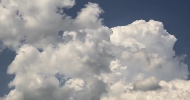 Time Lapse Clip Several Fluffy Curly Rolling Cloud Layers Windy — Stock Video