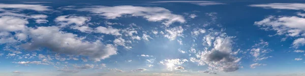 Céu Azul Com Belas Nuvens Fofas Sem Chão Panorama Hdri — Fotografia de Stock