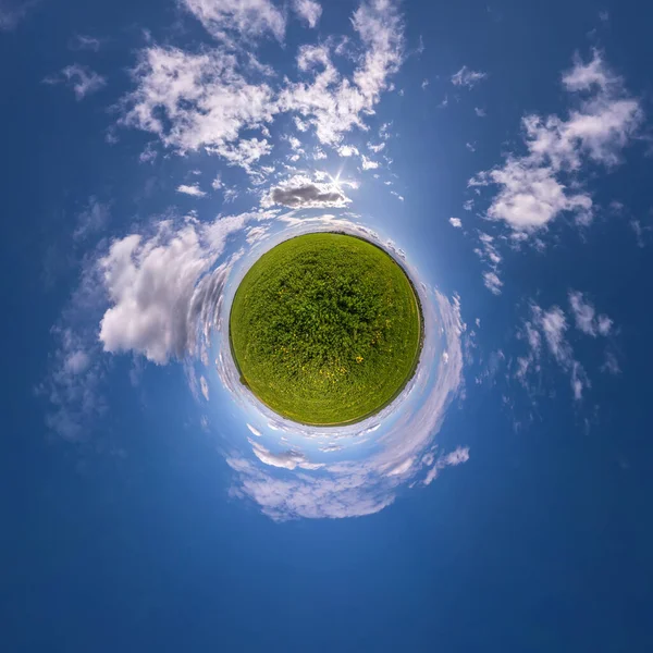 Kleine Planeet Transformatie Van Bolvormig Panorama 360 Graden Bolvormig Abstract — Stockfoto