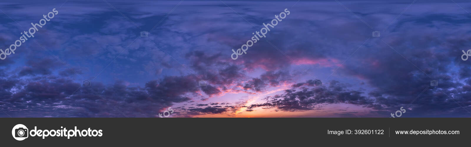 Céu azul com nuvens cumulus como panorama hdri 360 sem costura com