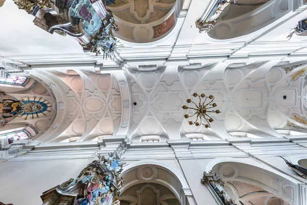 Vilnius Lituania Agosto 2019 Cupola Interna Soffitto Una Vecchia Chiesa — Foto Stock