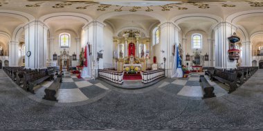 IVIE, BELARUS - Temmuz 2020: Eski Katolik kilisesinin içinde tam küresel, pürüzsüz hdri panorama 360 derecelik açı, eş dikdörtgen yansıtma, VR AR içeriği