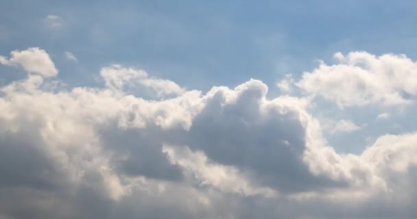 Clipe Lapso Tempo Várias Camadas Nuvens Enroladas Encaracoladas Fofas Tempo — Vídeo de Stock