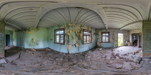 полный бесшовный сферический hdri панорама 360 градусов угол зрения внутри заброшенного деревянного дома в деревне в equirectangular проекции, готовый AR VR содержание виртуальной реальности