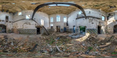 Terk edilmiş fabrika hangarının içinde tam dikişsiz küresel hdri panorama 360 derece açılı görünüm eş dikdörtgen projeksiyon, VR AR sanal gerçeklik içeriği. Tarım asansörü inşaatı