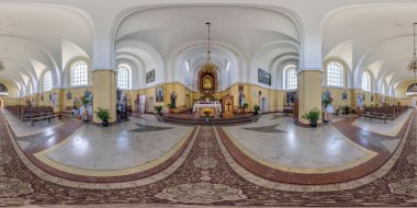 WOISTOM, BELARUS - HAZİRAN 2020: Eski Katolik kilisesinin içinde tam küresel, pürüzsüz hdri panorama 360 derecelik açı, eş dikdörtgen yansıtma, VR AR içeriği