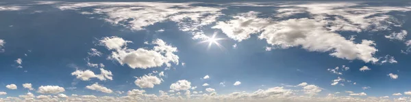 无缝云蓝天 全景360度 云彩斑斓 可用于3D图形或游戏 如天顶或编辑无人机拍摄 — 图库照片