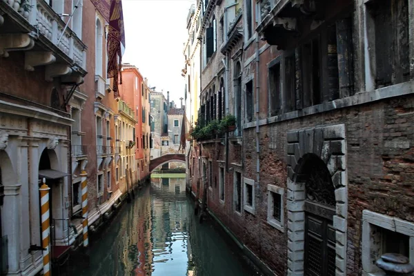 ヴェネツィアの運河 イタリアの橋 — ストック写真