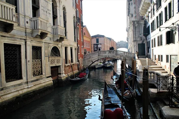 Venice Canal Bridge — Stock Photo, Image