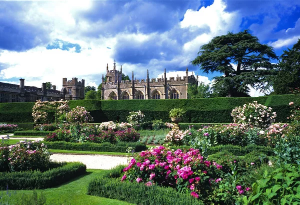 Královna zahrada, hrad Sudeley. Cotswolds, Anglie — Stock fotografie