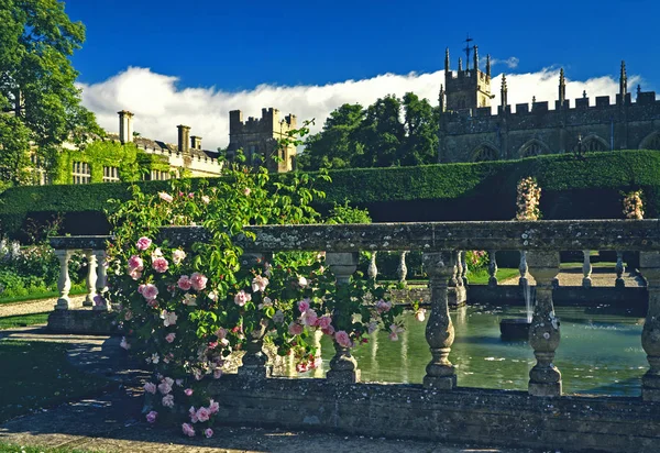 Queens Garden, Sudeley Kalesi. Cotswolds, Ingiltere — Stok fotoğraf