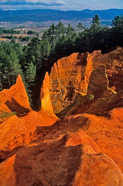 View Old Ochre Quarries Hilltop Village Roussillon Luberon Provence France — Stock Photo, Image