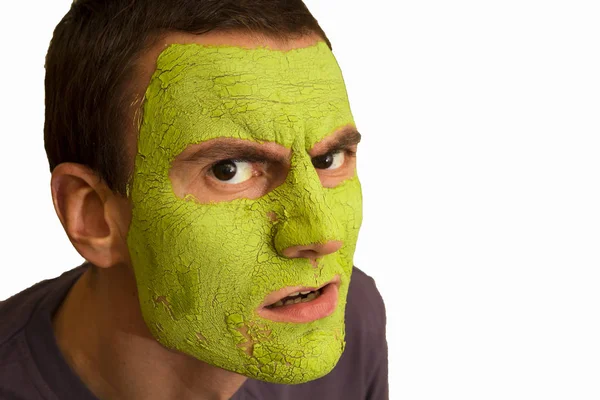Portrét Mladý Muž Maskou Zelená Tvář Šklebil Bílém Pozadí Izolujte — Stock fotografie