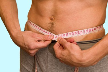 Adam bel ölçer. kaybetmek ağırlık ve diyet kavramı