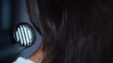 esmer fan hava akımı makro ile başının arka saç kurur