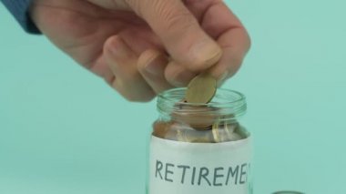 Emeklilik için gümüş ve altın sikkeler koydum.