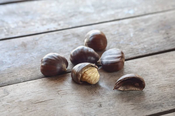 Castaas ayık masalar de madera