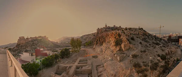 Panormica de la Alcazaba de Almera y el Cerro de San Cristobal