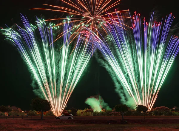 Colorido en fuegos yapay