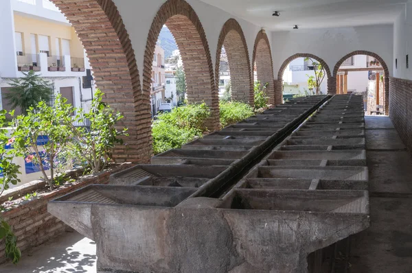 Antiguo lavadero comunal en un pueblo de la Alpujarra