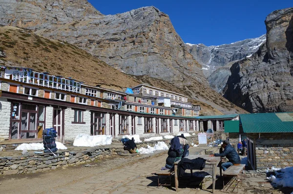 Thorong Klarner Lodge Annapurna Devre Üzerinde Sırt Çantaları Dışında Lodges — Stok fotoğraf