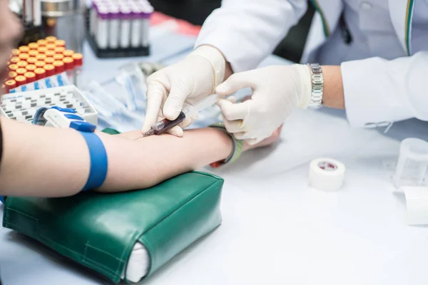 Muestra Sangre Una Vena Enfermera Tomando Muestras Sangre Real Análisis — Foto de Stock