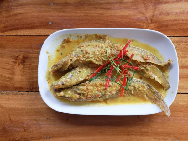 Sheatfishes Molho Curry Vermelho Prato — Fotografia de Stock