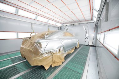 Kızıl ötesi ısıtıcı lambasıyla boya spreyi Booth Otomotiv. İyileştirme Işığını Çiz