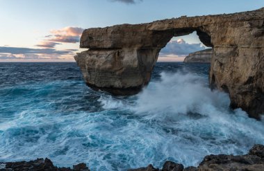 Deniz manzaraları, Dwejra Gozo Azurwindow, bluehole ve inlandsea Malta Gozo Gozitan gozo malta görüntüleyin. turistik yer 