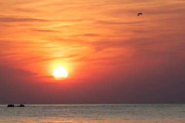 Denizde gün batımı