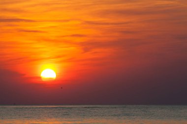 Denizde gün batımı