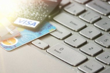 banka kredi kartı, bilgisayar klavyesindeki
