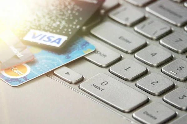 Bank Credit Card on a Computer Keyboard — Stock Photo, Image